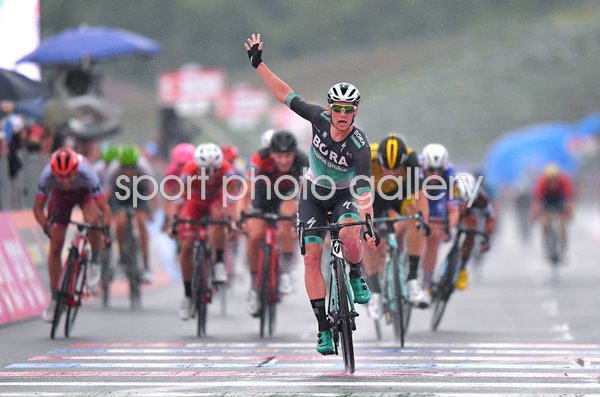 Sam Bennett Ireland wins Stage 12 Giro d'Italia 2018