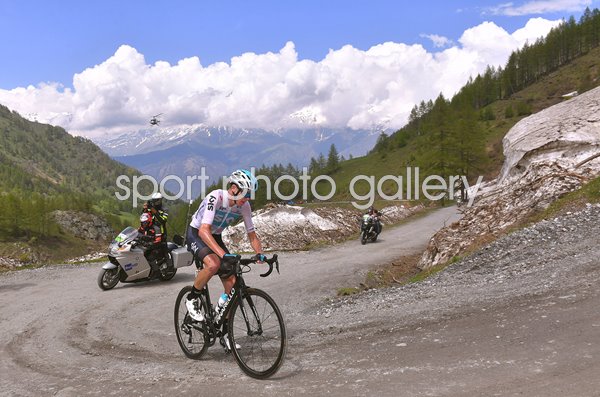 Chris Froome masters Colle Delle Finestre Giro Stage 19 2018