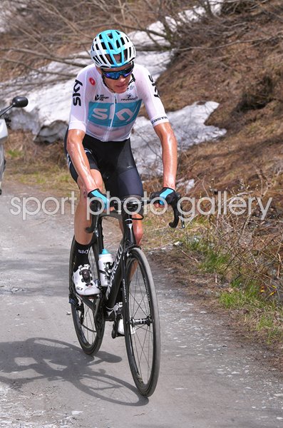 Chris Froome climbs Colle Delle Finestre Giro Stage 19 2018