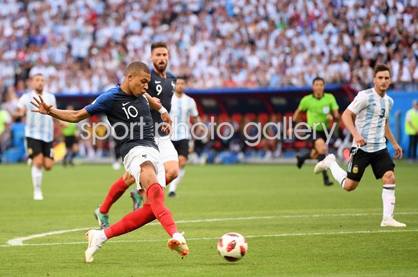Kylian Mbappe France shoots v Argentina World Cup 2018