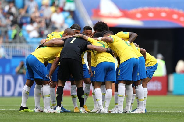 Brazil huddle v Mexico Round of 16 World Cup 2018