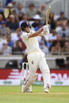 Joe Root bats England v India 1st Test Day One