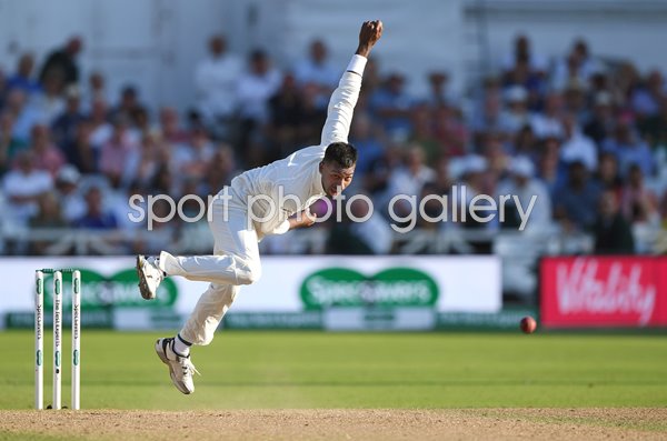 Hardik Pandya India bowls v England Trent Bridge 2018