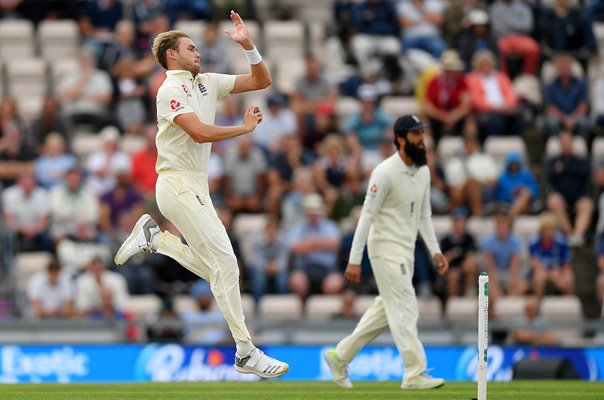 Stuart Broad England Bowls v India 4th Test Ageas Bowl 2018