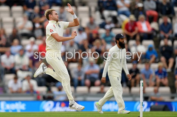Stuart Broad England Bowls v India 4th Test Ageas Bowl 2018