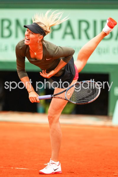 Maria Sharapova serves French Open 2012