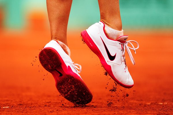 Maria Sharapova serves French Open 2012