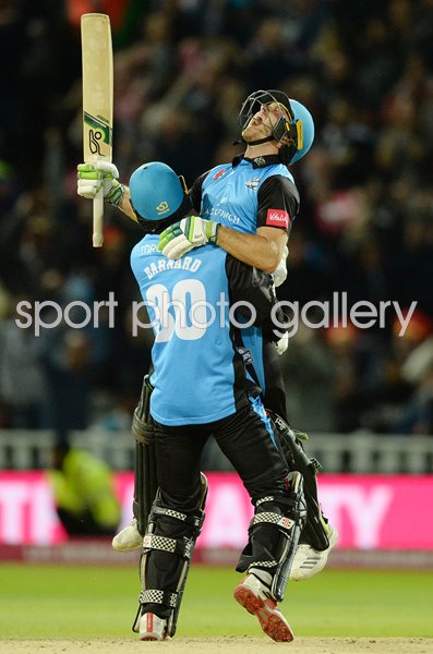 Ben Cox & Ed Barnard Worcestershire Rapids T20 Champions 2018