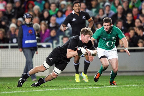 Adam Thompson scores New Zealand v Ireland 2012