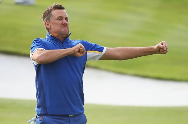 Ian Poulter Europe beats Dustin Johnson Singles Ryder Cup 2018