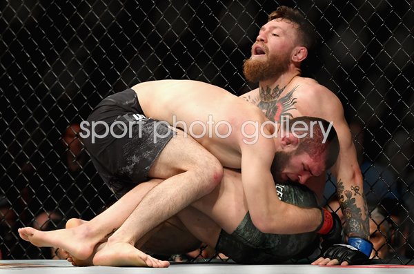Khabib Nurmagomedov beats Conor McGregor UFC 229 Las Vegas 2018