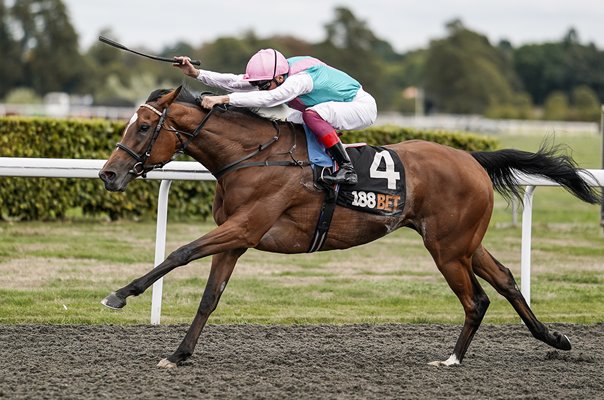 Frankie Dettori & Enable Kempton Races 2018