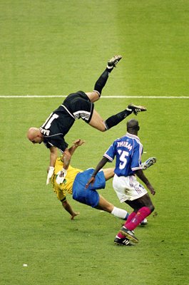 Fabien Barthez France v Ronaldo Brazil World Cup Final 1998