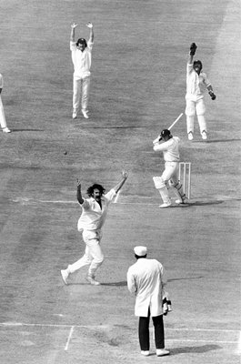 Dennis Lillee appeals to Dickie Bird England v Australia 1975