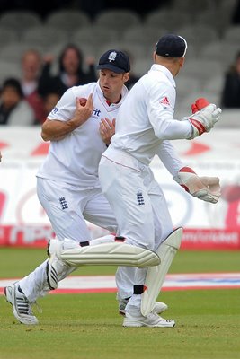 Andrew Strauss juggles catch of Matt Prior