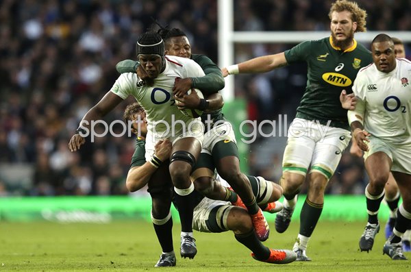 Maro Itoje England charge v South Africa Twickenham 2018