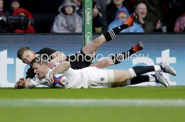 Chris Ashton England scores v New Zealand Twickenham 2018