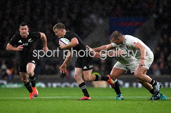 Damian McKenzie New Zealand v England Twickenham 2018