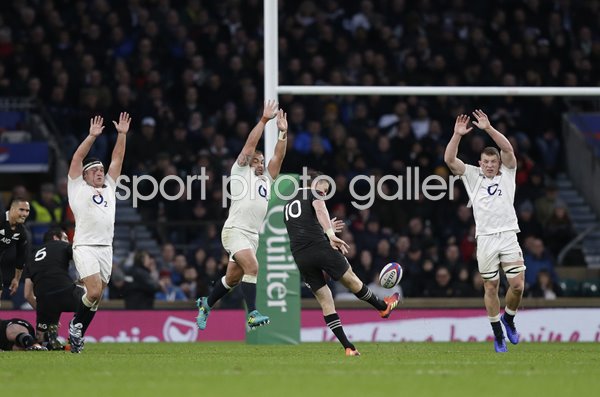  Beauden Barrett New Zealand Drop Goal v England Twickenham 2018