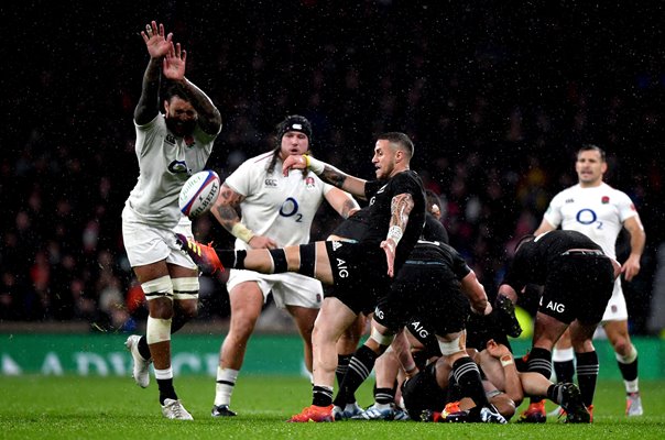 Courtney Lawes England v TJ Perenara New Zealand Twickenham 2018