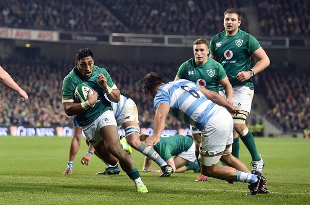 Bundee Aki Ireland scores v Argentina Dublin 2018