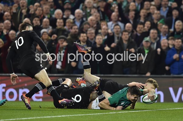 Jacob Stockdale Ireland try v New Zealand Dublin 2018