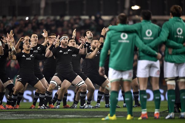 Ireland face up to New Zealand Haka Dublin 2018