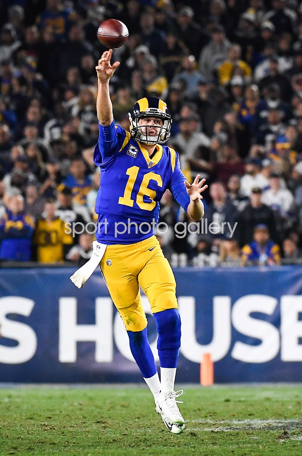 Los Angeles Rams - First look at Jared Goff in full uniform at the Coliseum  