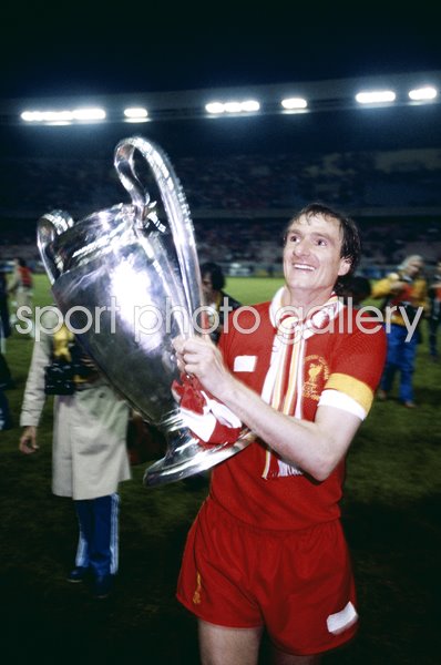 Phil Thompson Liverpool Captain European Cup Paris 1981