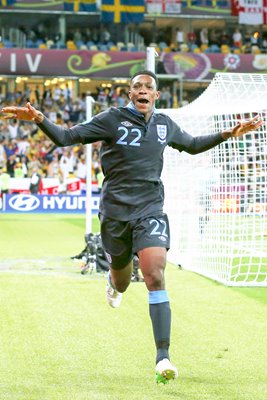 Danny Welbeck scores v Sweden EURO 2012