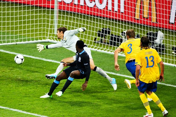 Danny Welbeck scores v Sweden EURO 2012