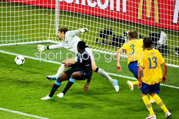 Danny Welbeck scores v Sweden EURO 2012