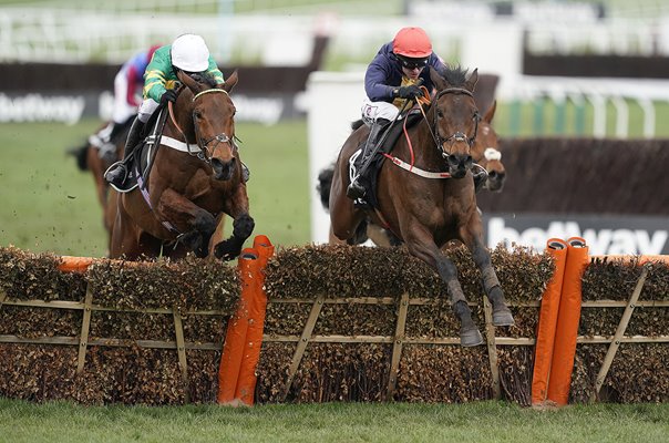 Mark Walsh & City Island Ballymore Novices Chase Cheltenham 2019