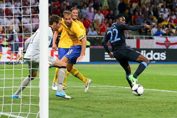 Danny Welbeck scores v Sweden EURO 2012