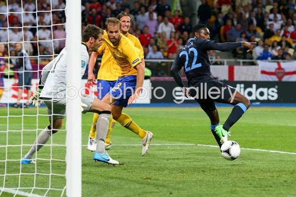 Danny Welbeck scores v Sweden EURO 2012