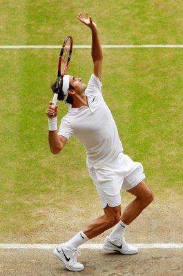 Roger Federer Switzerland serves v Milos Raonic Wimbledon 2016
