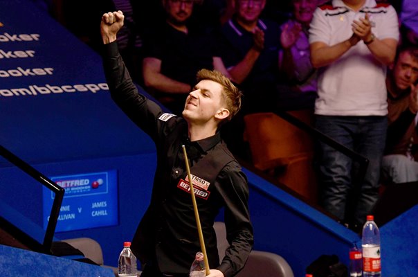 James Cahill celebrates v Ronnie O'Sullivan World Snooker 2019