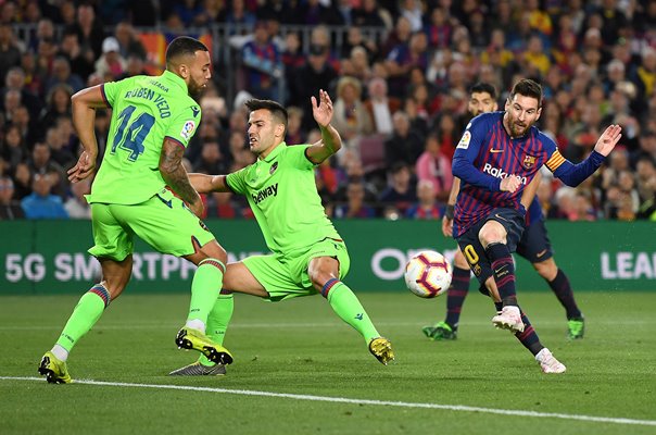 Lionel Messi Barcelona scores v Levante La Liga 2019