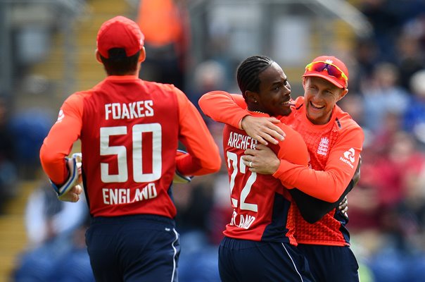 Jofra Archer England wicket v Pakistan Twenty20 Cardiff 2019