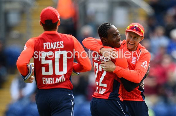 Jofra Archer England wicket v Pakistan Twenty20 Cardiff 2019