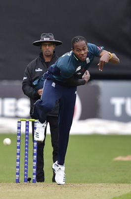 Jofra Archer England bowls v Ireland ODI Dublin 2019