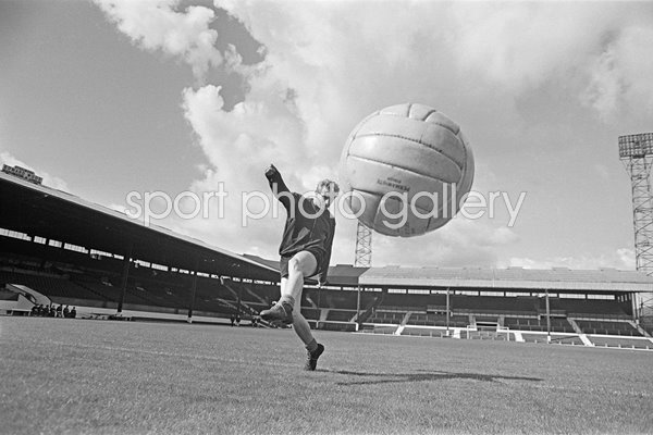 Denis Law Manchester United Old Trafford 1963