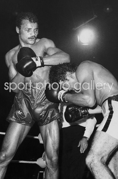 John Conteh Great Britain WBC Light Heavyweight Fight Wembley 1974