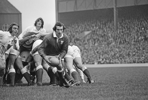 Gareth Edwards Wales v England 5 Nations Twickenham 1972