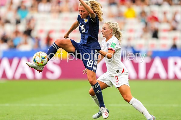 Alex Greenwood England v Claire Emslie Scotland World Cup 2019