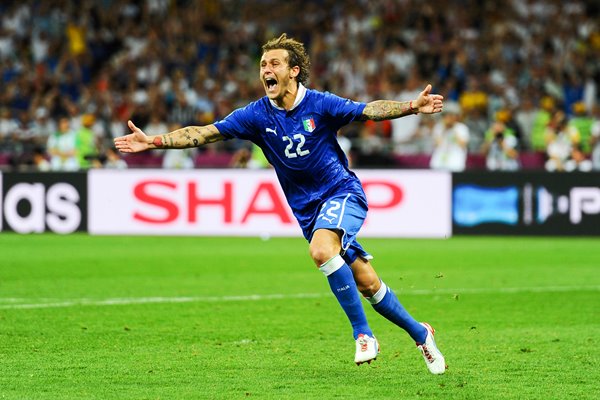 Alessandro Diamanti Italy winning penalty 2012