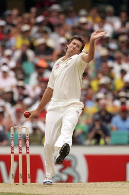 Glenn McGrath Australia v England bowls Sydney Ashes 2007