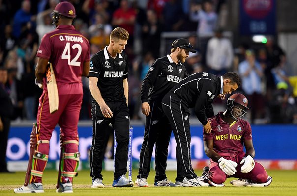 Carlos Brathwaite West Indies consoled by Ross Taylor New Zealand World Cup 2019