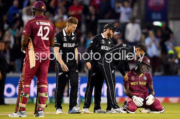 Carlos Brathwaite West Indies consoled by Ross Taylor New Zealand World Cup 2019