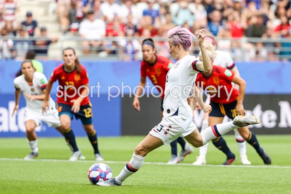 Megan Rapinoe USA scores v Spain Last 16 World Cup 2019